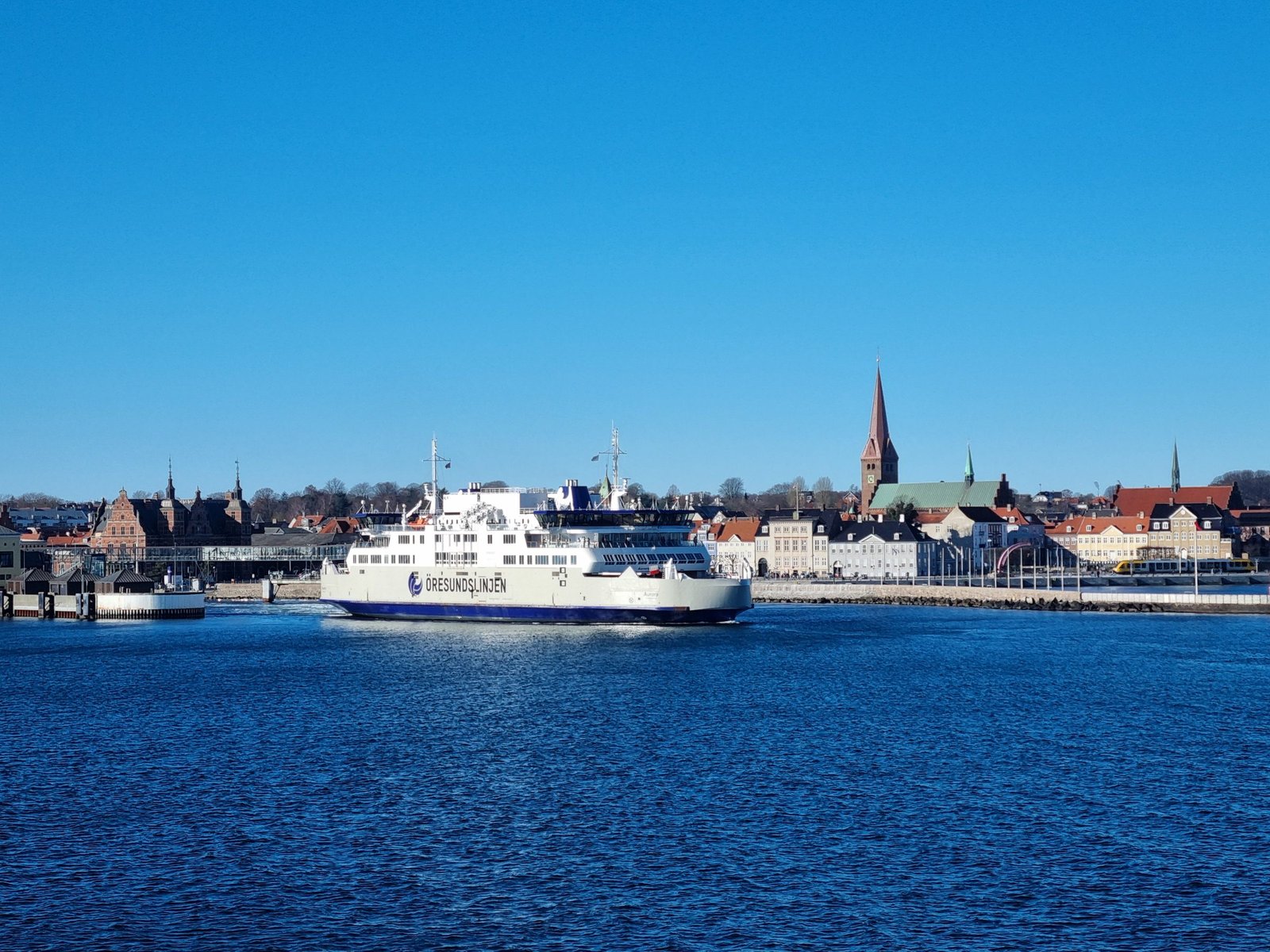 Øresundslinjenin lautta saapuu Helsingørin satamaan